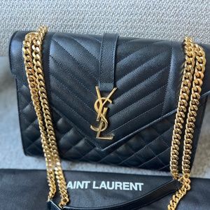 YSL ENVELOPE MEDIUM CHAIN BAG IN MIX MATELASSÉ GRAIN DE POUDRE EMBOSSED LEATHER